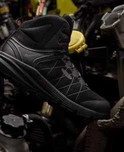 Keen Men's Vista Energy Mid (Carbon-Fiber Toe) | Black/Raven -Shoes Haven Shop 1024592 PDP RightImage