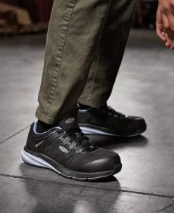 Keen Women's Vista Energy (Carbon-Fiber Toe) | Hydrangea/Black -Shoes Haven Shop 1024594 PDP LeftImage