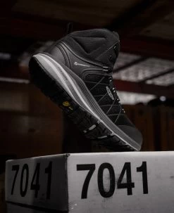 Keen Women's Vista Energy Mid (Carbon-Fiber Toe) | Vapor/Black -Shoes Haven Shop 1025220 PDP LeftImage