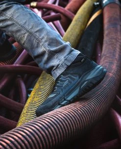 Keen Men's Kansas City Waterproof Mid (Carbon-Fiber Toe) | Black/Gun Metal -Shoes Haven Shop 1025695 PDP LeftImage