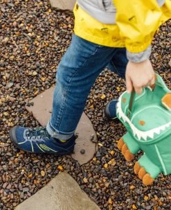 Keen Big Kids' Chandler 2 CNX Sneaker | Black Iris/Evening Primrose -Shoes Haven Shop KidsChandler2Lifestyle2 9907c94b 1f13 4969 93a0 2cd219338ed2