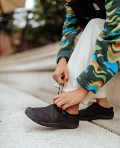 Keen Women's Howser III Slide | Moco Safari -Shoes Haven Shop WHowserIIISlideLifestylePDPLeft a83ce489 286b 4c25 a397 e8d7470de1ac