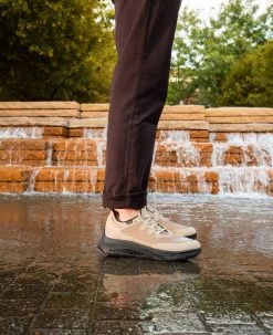 Keen Men's WK400 Waterproof Walking Shoe | Timberwolf/Black -Shoes Haven Shop WK400WaterproofPDPLifestyle2