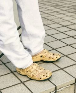 Keen Women's Yogui Arts Clog X THC | Caffe Latte Paisley -Shoes Haven Shop WYoguiArtsLifestylePDPSingleRight